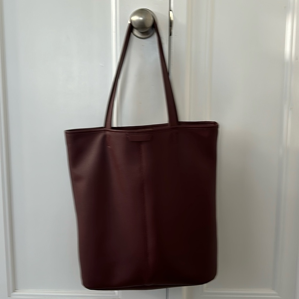 Leatherology Tote (Burgundy). Gently used